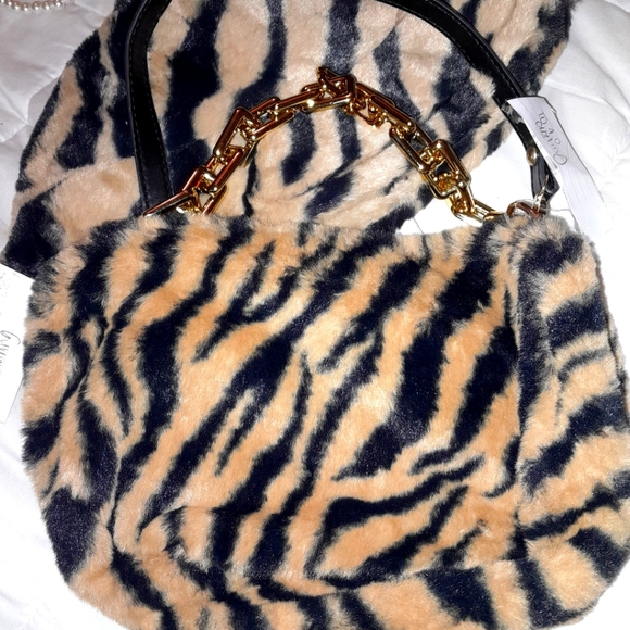 Strip Hat and Purse to Match - Picture 1 of 1